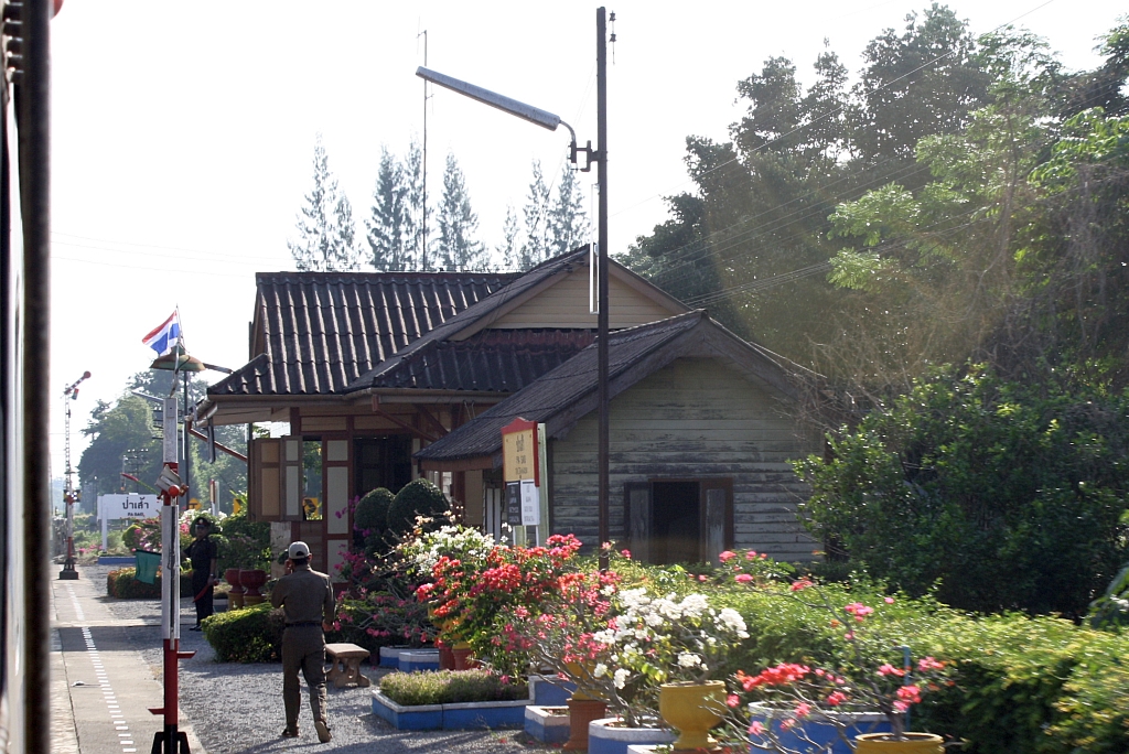 Bf. Pa Sao, aufgenommen whrend der Durchfahrt mit dem EXP 52 am 06.Jnner 2011.