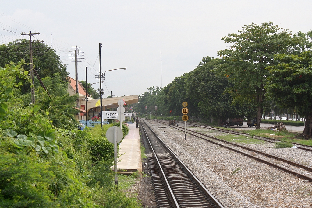 Bf. Photharam, Blickrichtung Bangkok, am 03.Juni 2012. 

