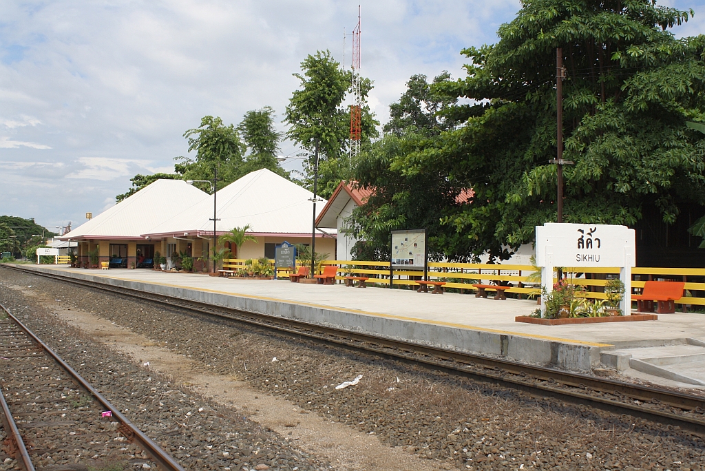 Bf. Si Khiu, Blickrichtung Nakhon Ratchasima, am 12.Juni 2011.