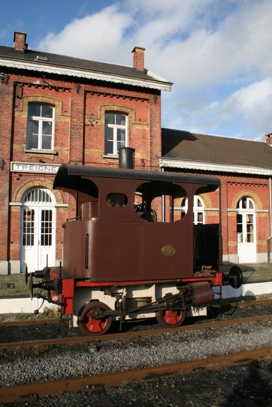 Bf. Treignes - Lok DG 22 (Cockerill Bj. 1913) - 14-11-2009

 DG  = Adhmar Demanet Werke im Gosselies (Belgien)