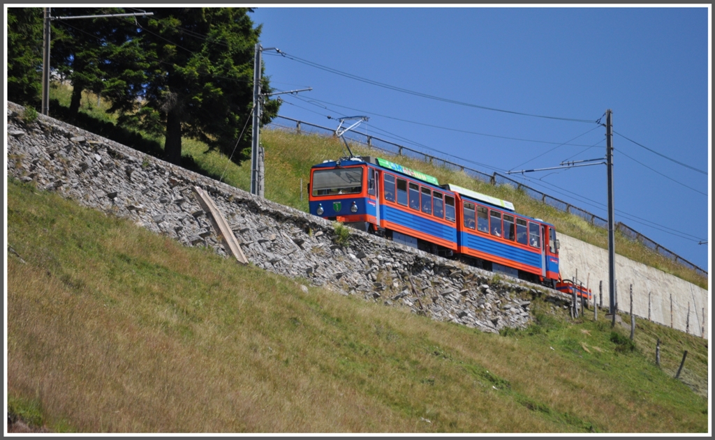Bhe 4/8 14  St.Gallen  fhrt in Generoso-Vetta ein.(16.07.2012)