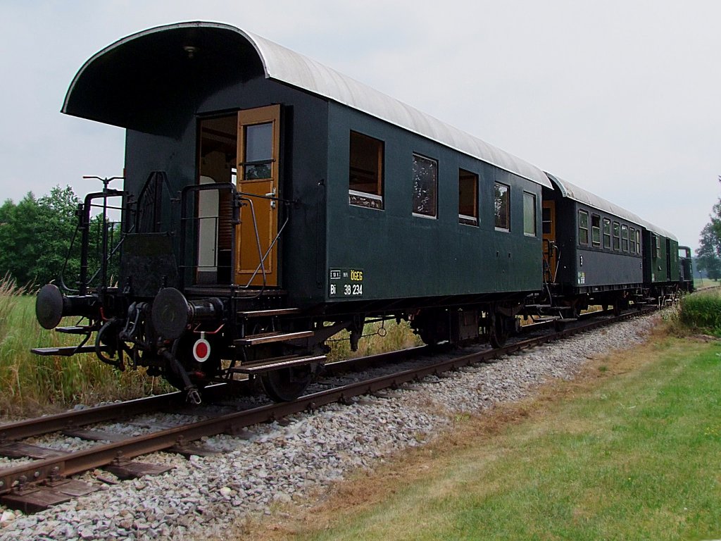 Bi 38234 verkehrt mit dem GEG-Nostalgiedieselzug nach Timelkam;100704