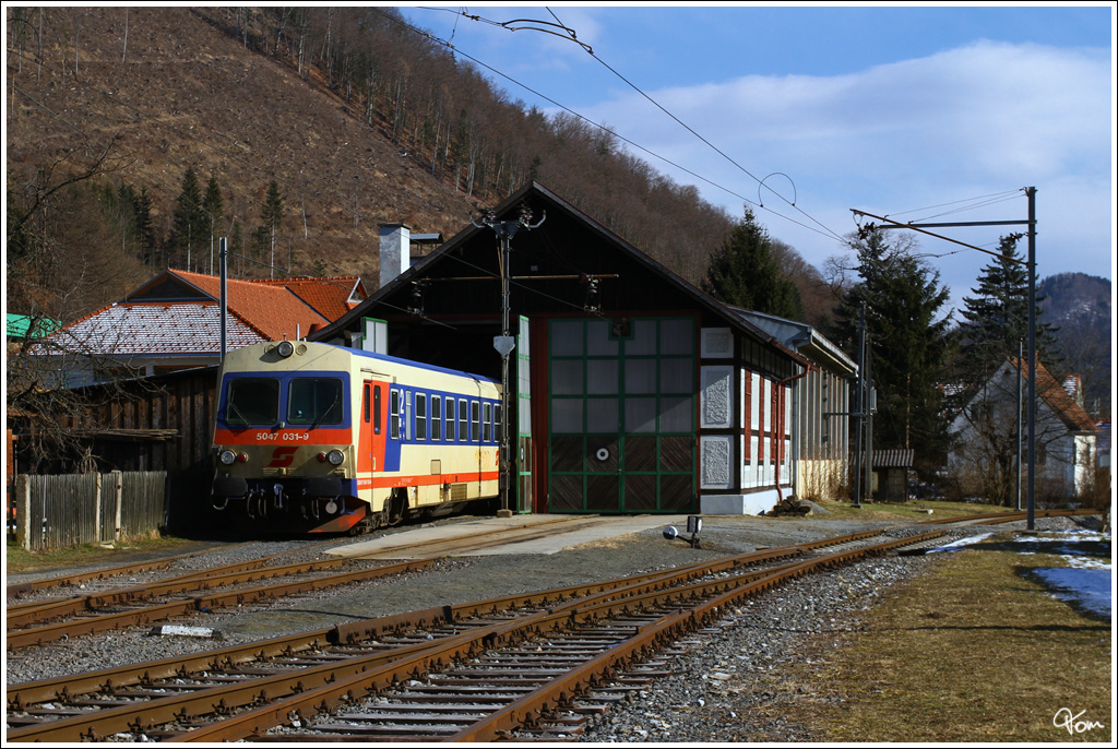 Bis zum fixen Einsatz der STLB GTW, kam auf der belbacherbahn auch der BB Triebwagen 5047 031 als Plan B Tfz zum Einsatz, hier zu sehen im Lokschuppen von belbach. 
25.2.2011