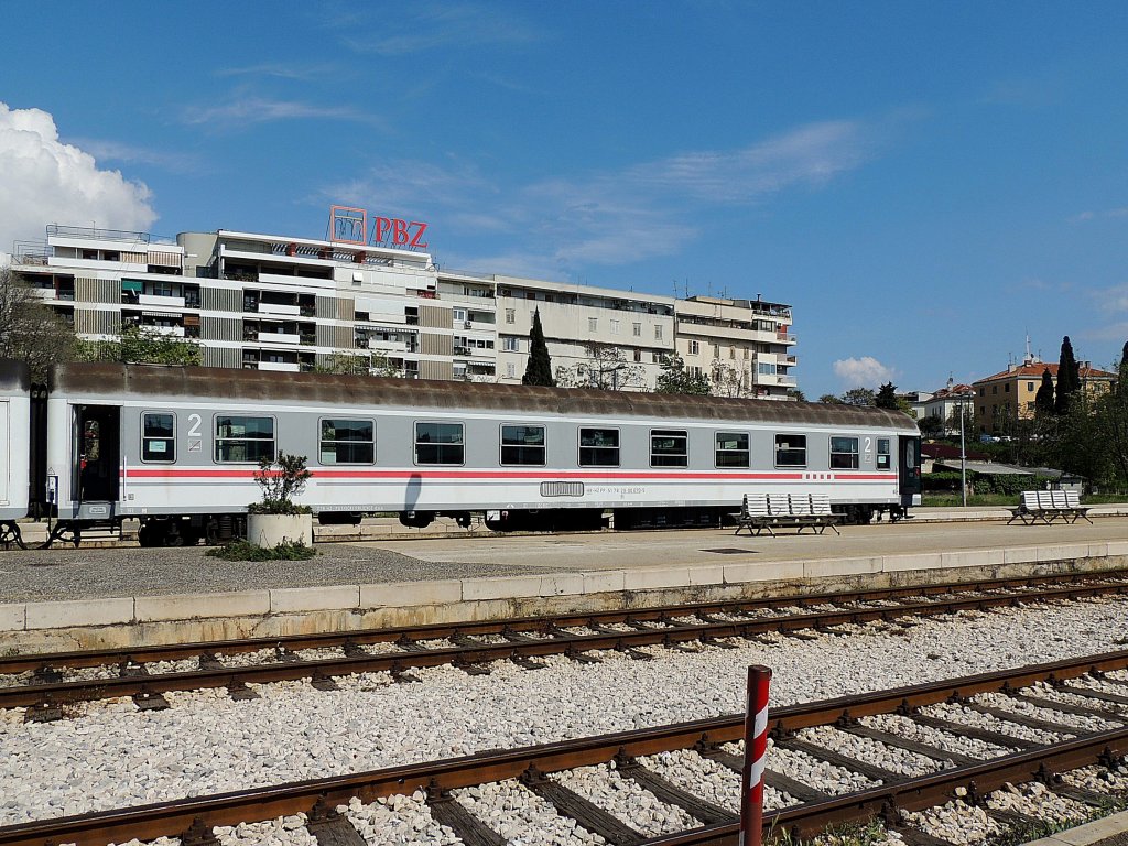 Bl 5178(HR-HZPP)2900 070-5 steht am Bahnhof Split f�r RER5506 bereit; 130422