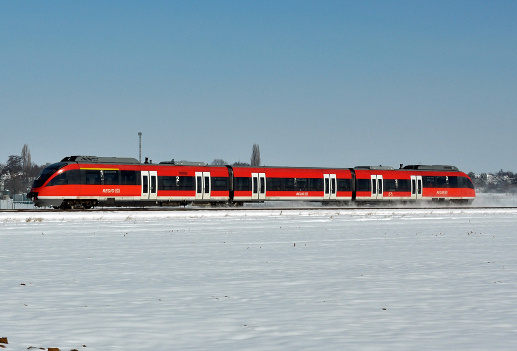 Blau-Rot-Weiss -  BR 644 im Schnee durch Eu-Euenheim - 13.03.2013