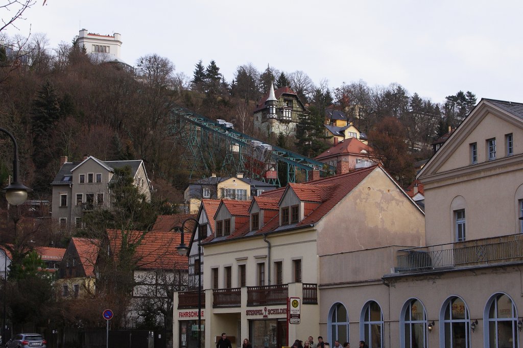 Blick am 31.12.2012 vom Krnerplatz in Dresden-Loschwitz zur Schwebebahn.