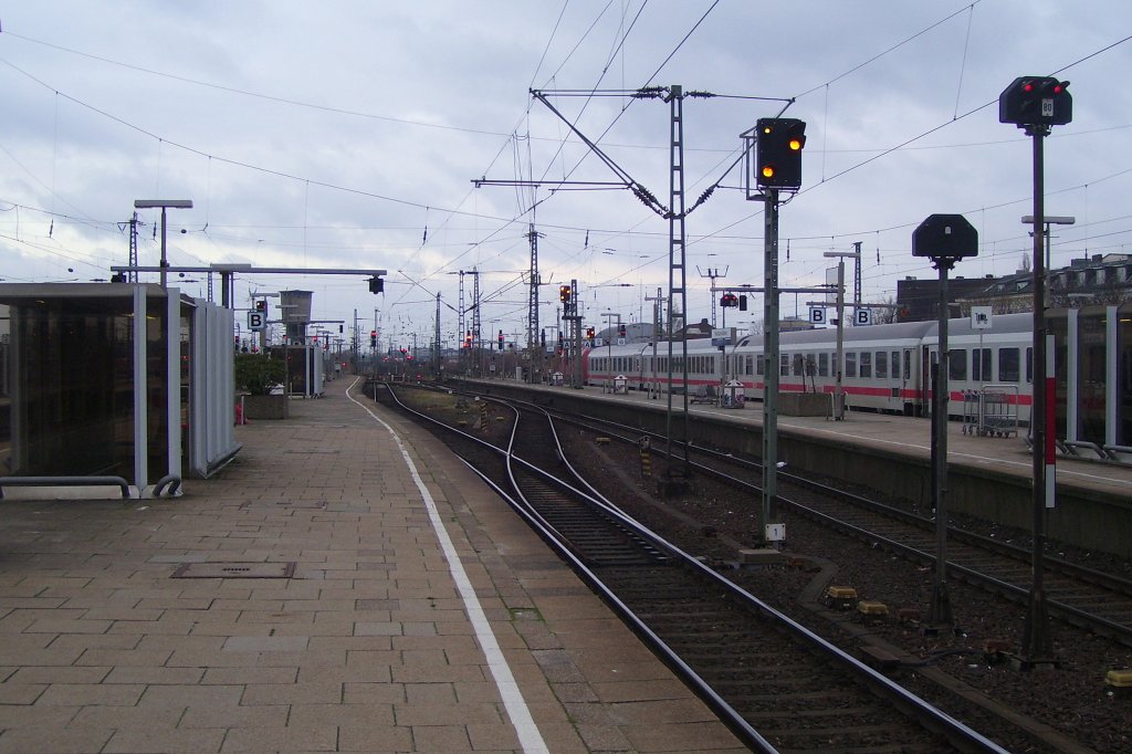 Blick auf das Gleisvorfeld in Hamburg-Altona; 22.11.2010