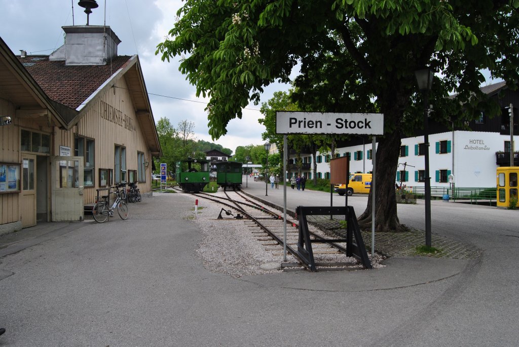 Blick auf Prien-Stock am 19.05.2010 links das Gebude der Chiemssee Bahn.