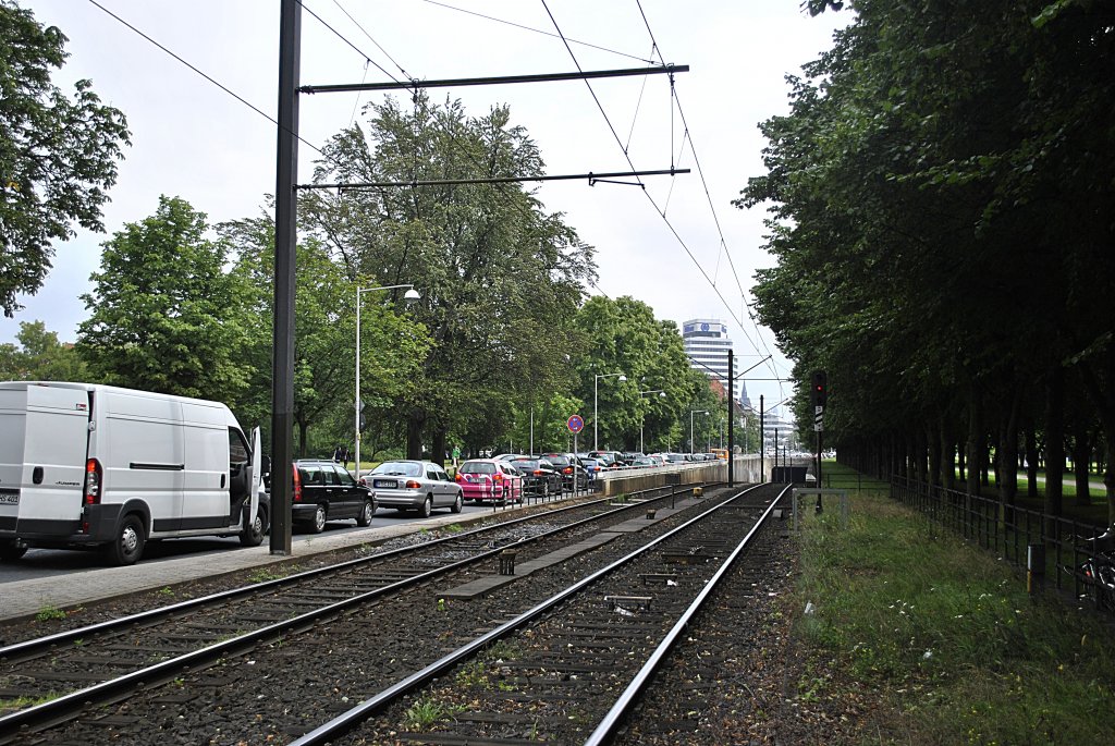 Blick auf die Stadtbahnrampe der Linie 4 & 5 der Stadtbahn Hannover, am 07.04.2011 in Hannover/Nienburger Strae.