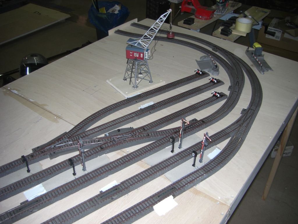 Blick auf den Verladebereich und die Ausfahrt aus dem Bahnhof Gglingen