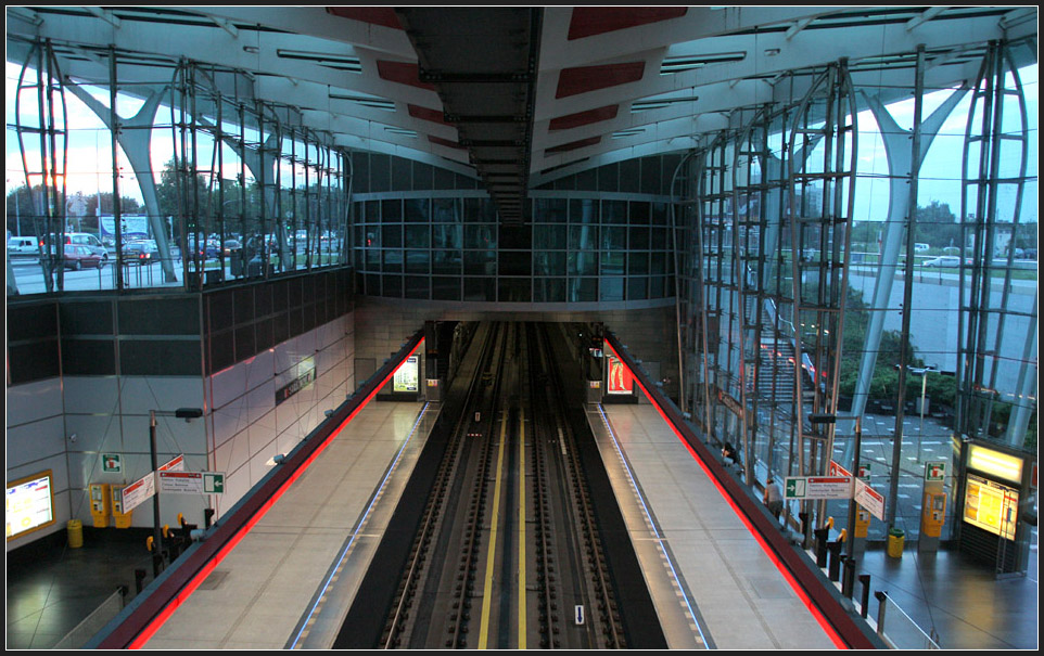 Blick ins Innere der Metrostation Stří¸kov. 

10.08.2010 (M)