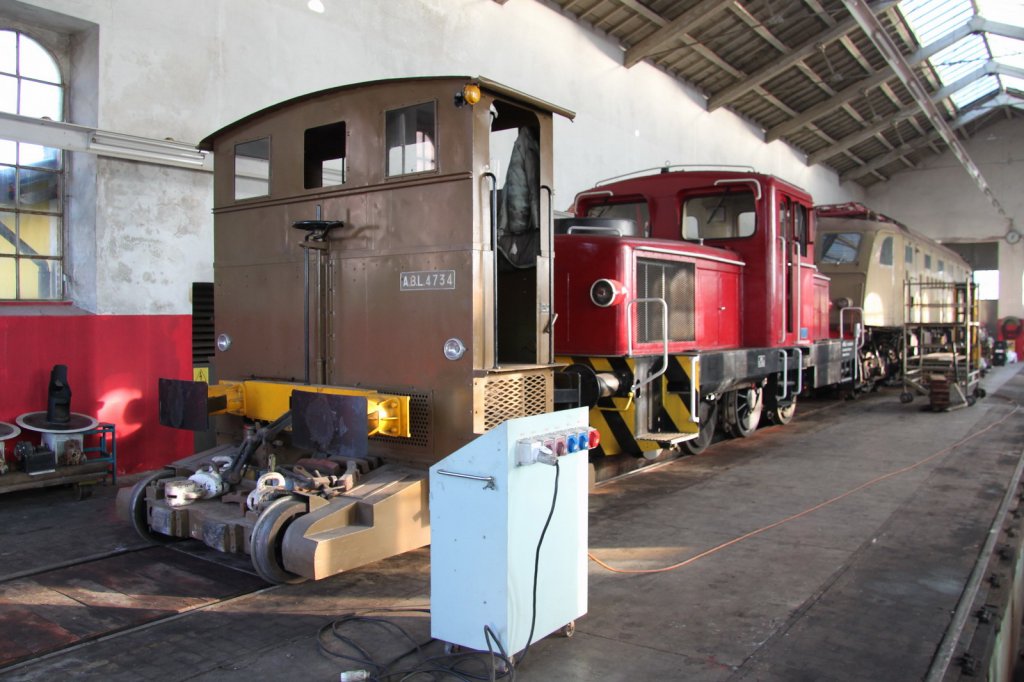 Blick in das kleine Museum,das gleichzeitig auch Depot des Vereins  Associazione Verbano Express  ist,der dieses Jahr sein 20 j�hriges Jubil�um feiert.
Luino 21.10.12