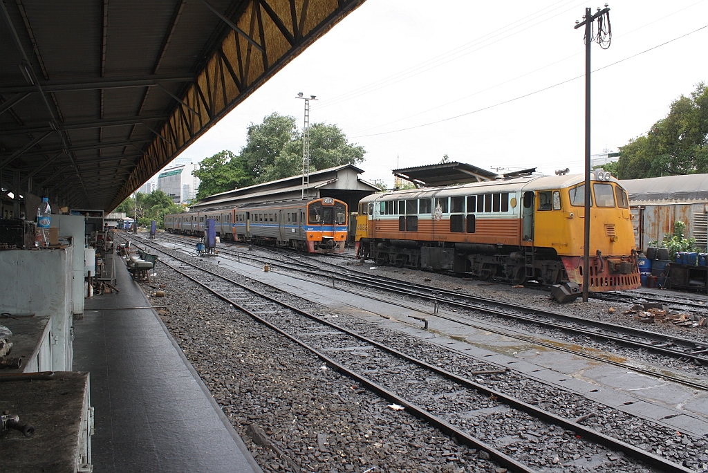 Blick in die Schnellreparaturwrkstaette des Bf. Hua Lamphong am 09.Juni 2012. 

