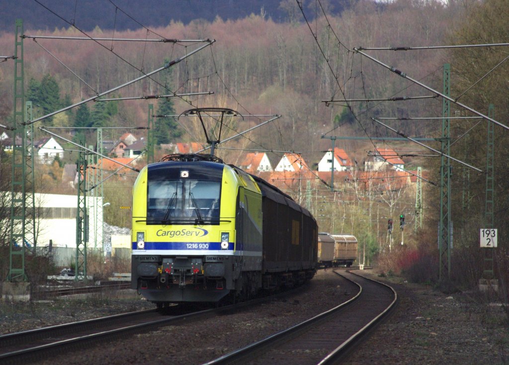 Blitzblank und leuchtend kam sie daher: 1216 930 der CargoServ mit Gz in Richtung Kassel. Aufgenommen am 31.03.2010 in Hann. Mnden.