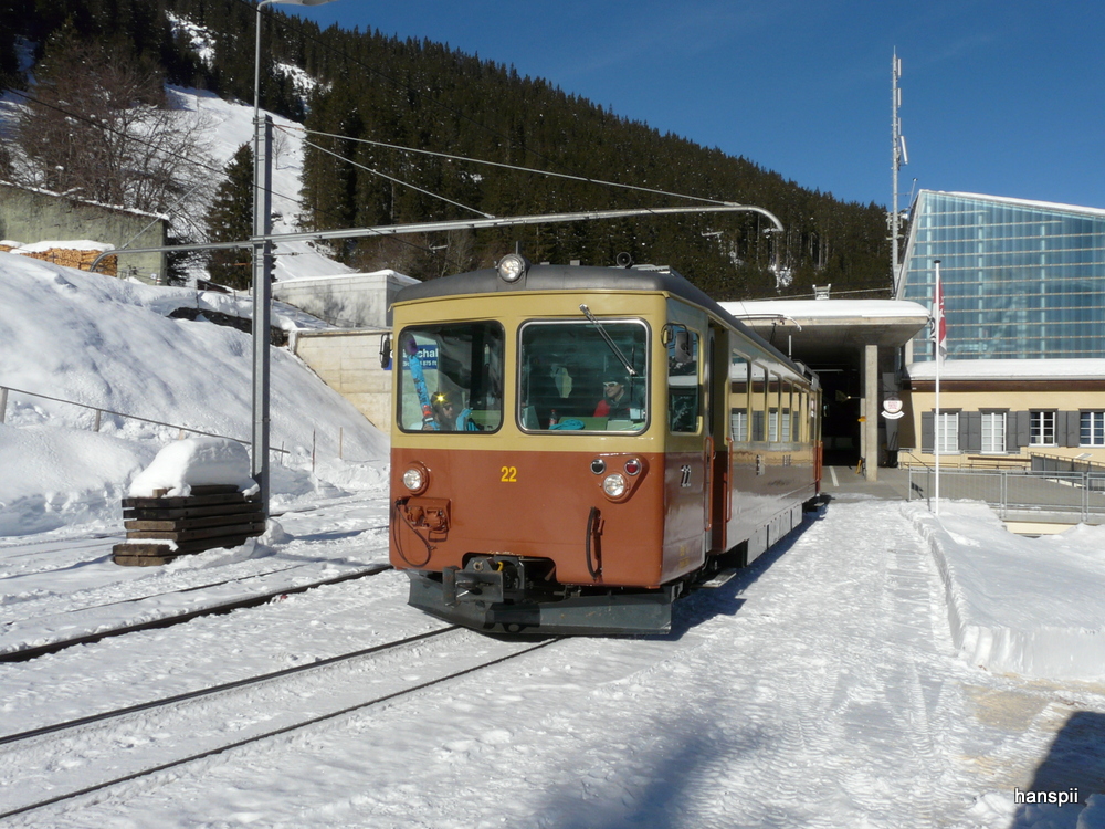BLM - Triebwagen Be 4/4  22 bei der ausfahrt ab dem Bahnhof Grtschalp nach Mrren am 26.01.2013  ... Standort des Fotografen auserhalb der Geleisanlagen ... 