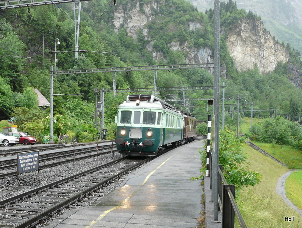 BLS / 100 Jahre Ltschbergbahn in Frutigen - Triebwagen Be 4/4 761 mit Re 4/4 172 als Extrazug unterwegs bei Blausee-Mitholz am 29.06.2013