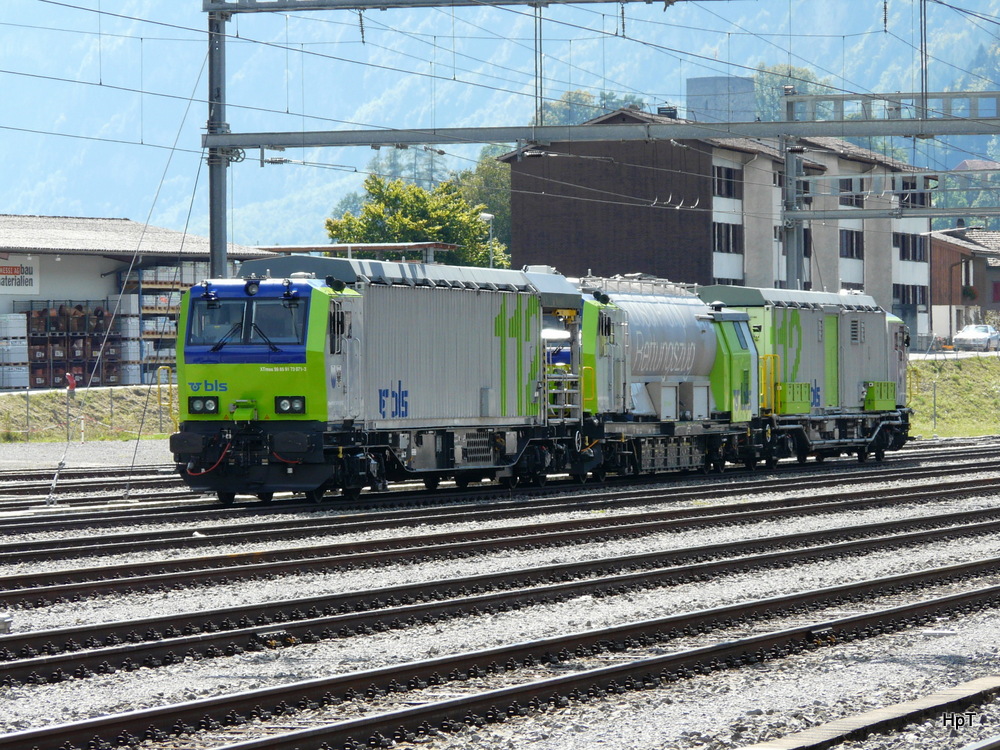 bls - 3-Teiliger Lsch und Rettungszug im Bahnhof Frutigen am 17.09.2012