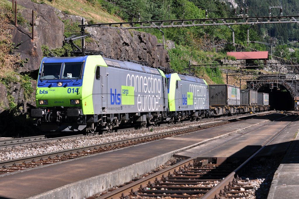 BLS 485 014 + 485 013  Wassen 18.08.12