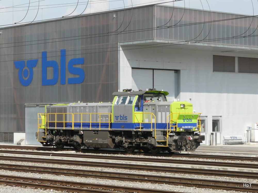 bls - Am 843 501-8 im Bahnhofsareal von Frutigen am 24.03.2012