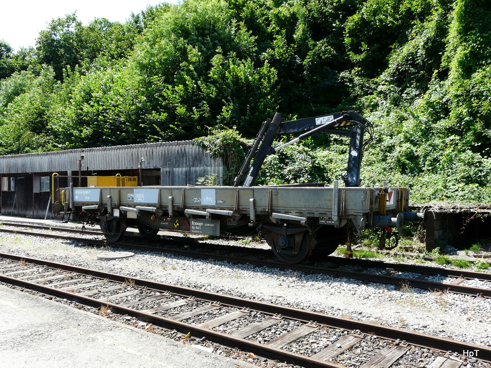 bls - Dienstfahrzeug X-w  40 63 94 35 804-7 im Bahnhofsareal von Gmmenen am 18.07.2010