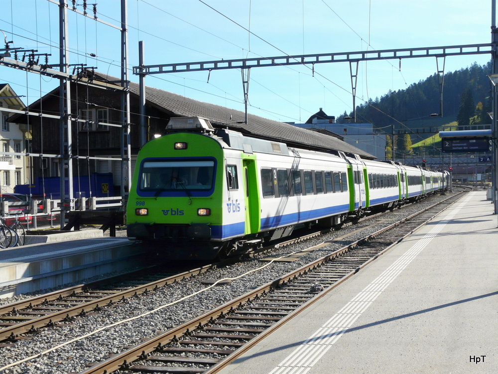 bls - Einfahrender IR in Langnau aus Luzern am 29.10.2010