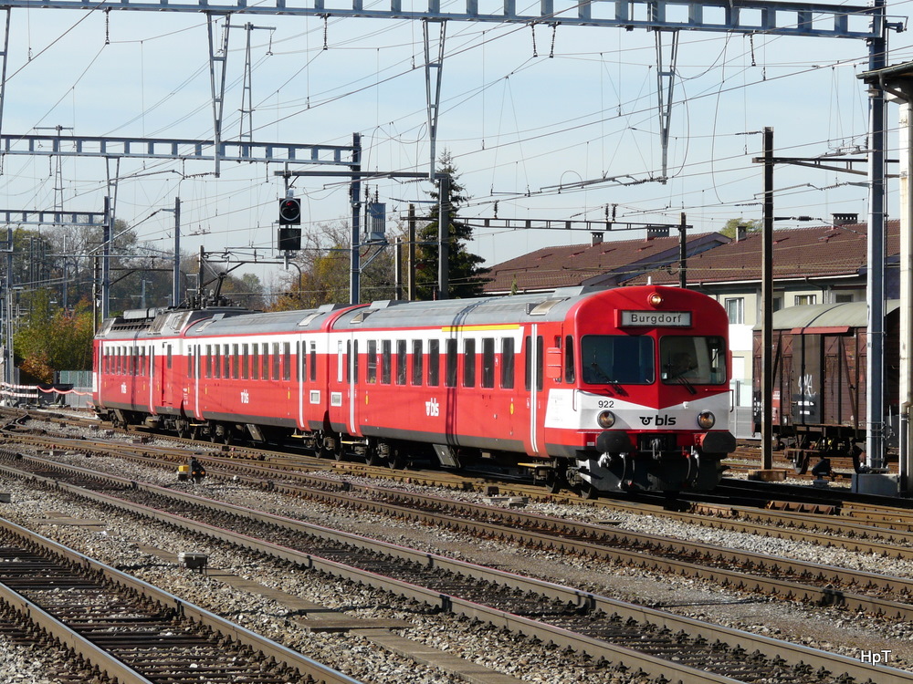 bls - Einfahrender Regio im Bahnhof Burgdorf am 29.10.2010