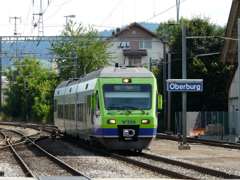 bls - NINA Triebzug RABe 525 014-7 bei der einfahrt im Bahnhof Oberburg am 03.08.2013