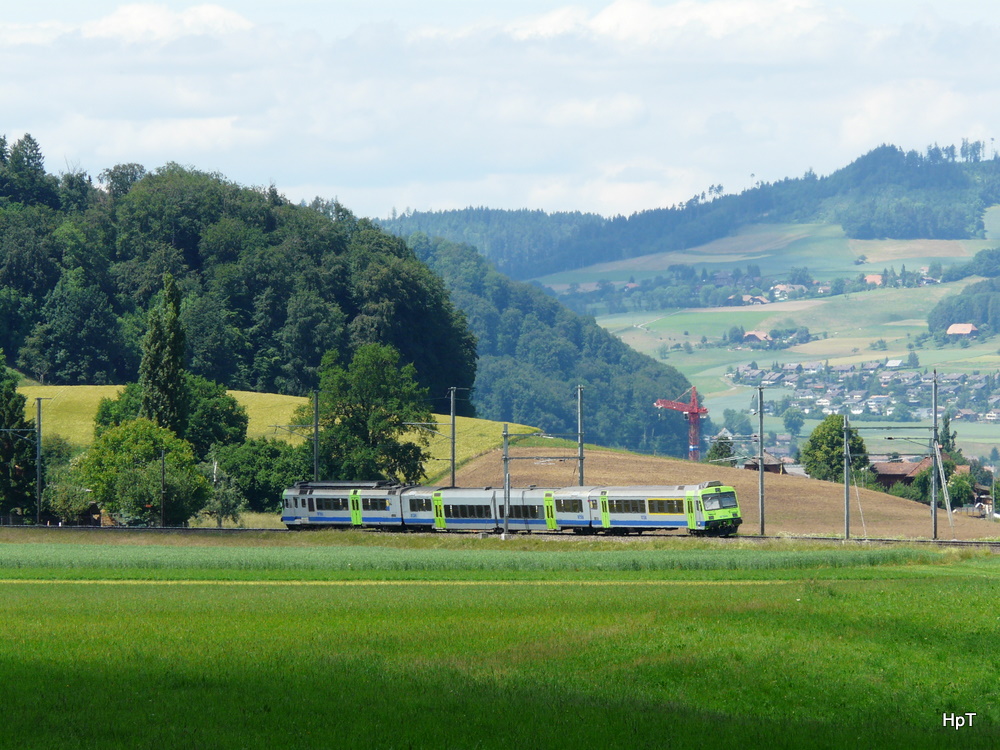 bls - Regio von Langnau nach Bern unterwegs bei Worb am 28.05.2011