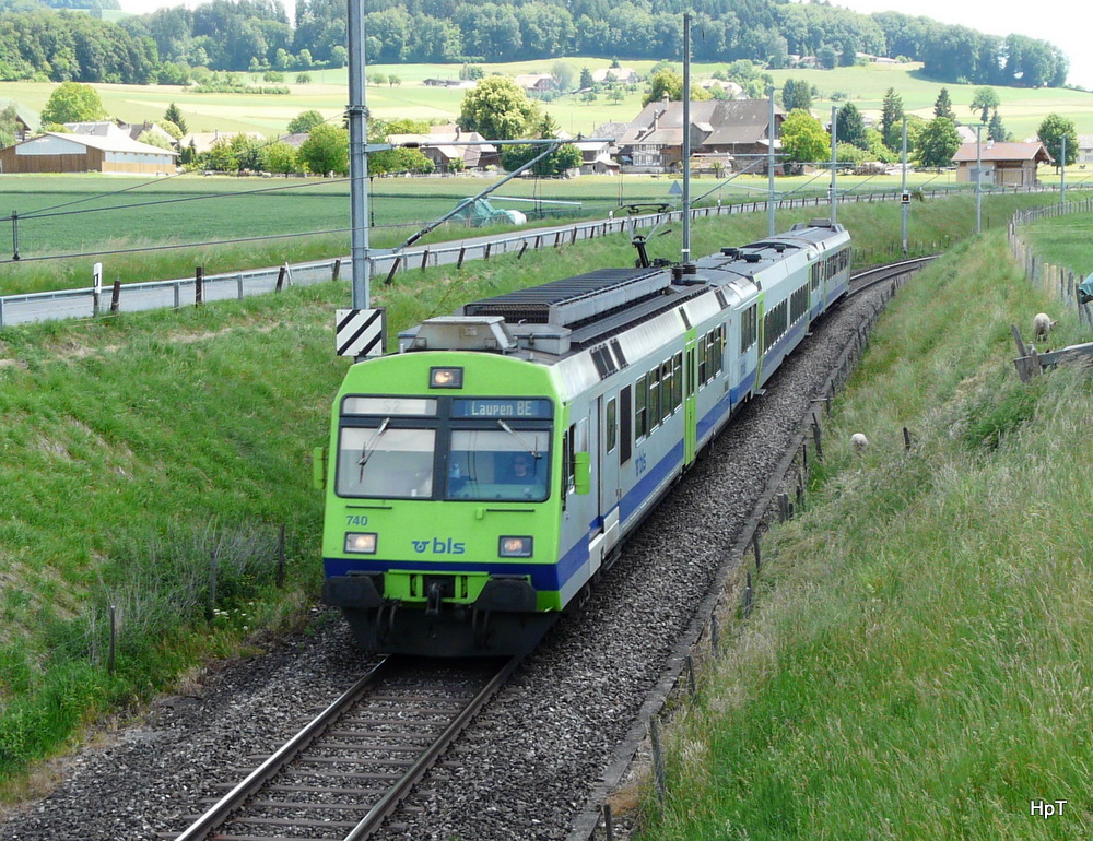 bls - Regio nach Langnau unterwegs bei Trimstein am 28.05.2011