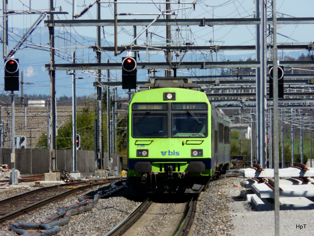 bls - S31 Regio nach Belp bei der einfahrt im Bahnhof Zollikofen am 26.04.2012