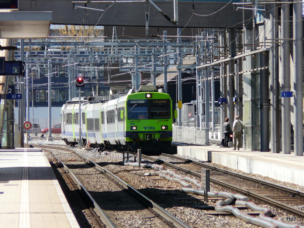 bls - S4 Regio nach Langnau bei der einfahrt in den Bahnhof Zollikofen am 26.04.2012