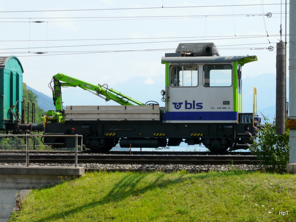 bls - Tm 2/2  235 080-9 abgestellt im Spiez am 03.08.2013