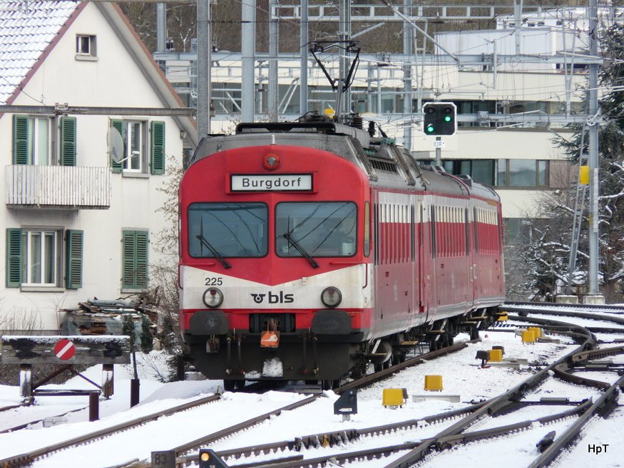 bls - Triebwagen RBDe 4/4 566 225-9 abgestellt in Burgdorf am 30.01.2010