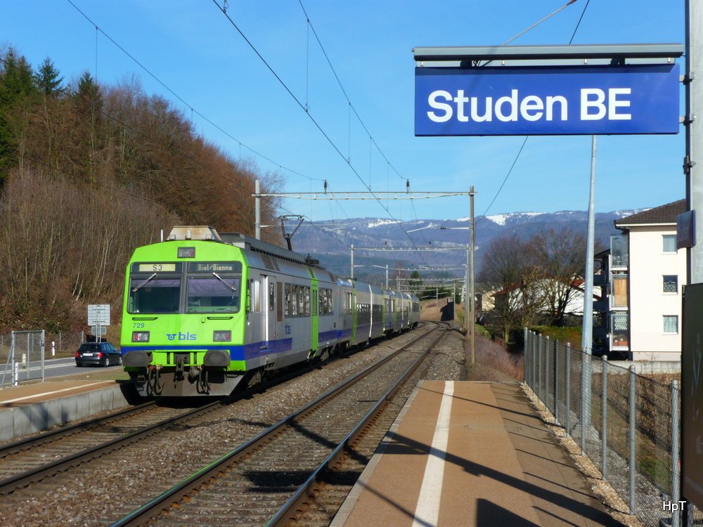 bls - Triebwagen RBDe 4/4 565 729-1 unterwegs als Regio von Thun nach Bern - Biel in Studen am 27.02.2010