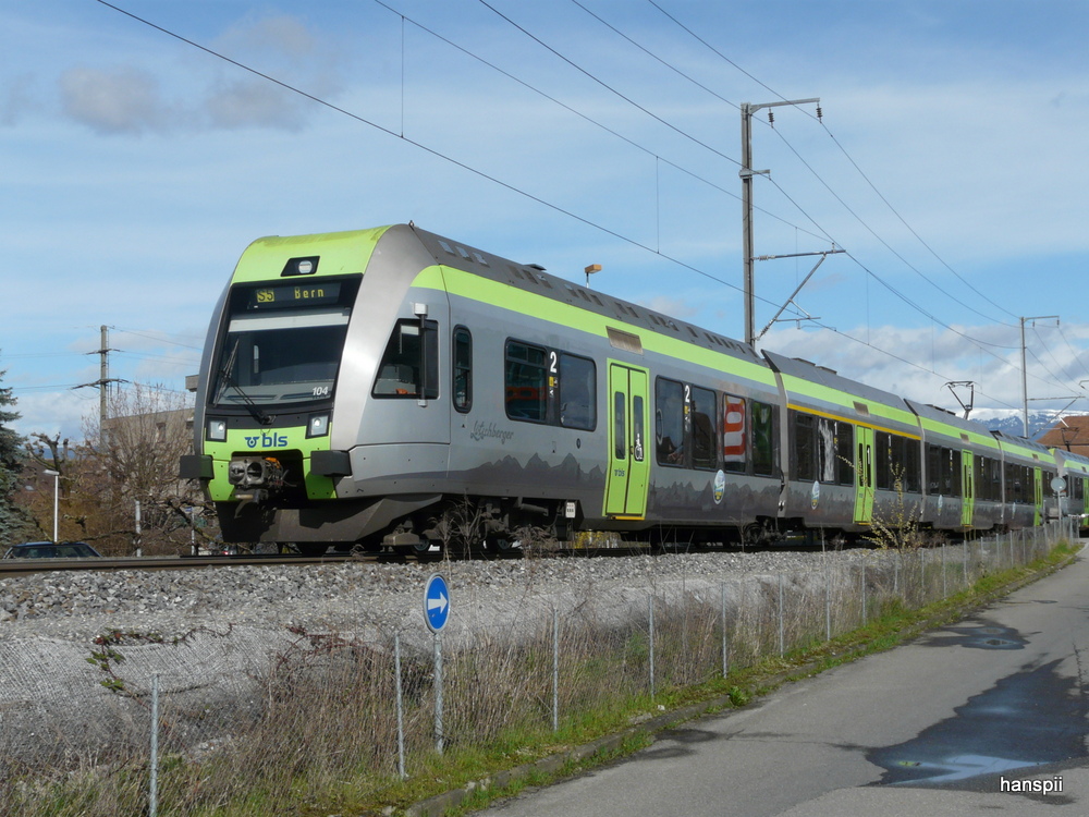 bls - Triebzge RABe 535 104-0 und 535 .. unterwegs in Kerzuers am 13.04.2013