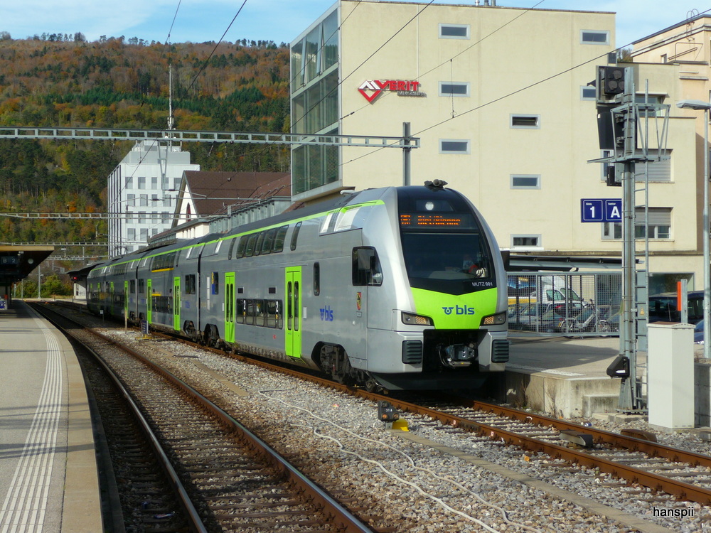 bls - Triebzug    MUTZ    RABe 515 001-6 im Bahnhof Biel am 03.11.2012
