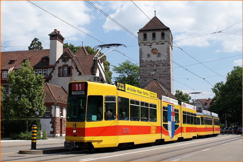 BLT Be 4/8 201 + Be 4/6 101 am St. Johanns-Tor (23. Juni 2010)