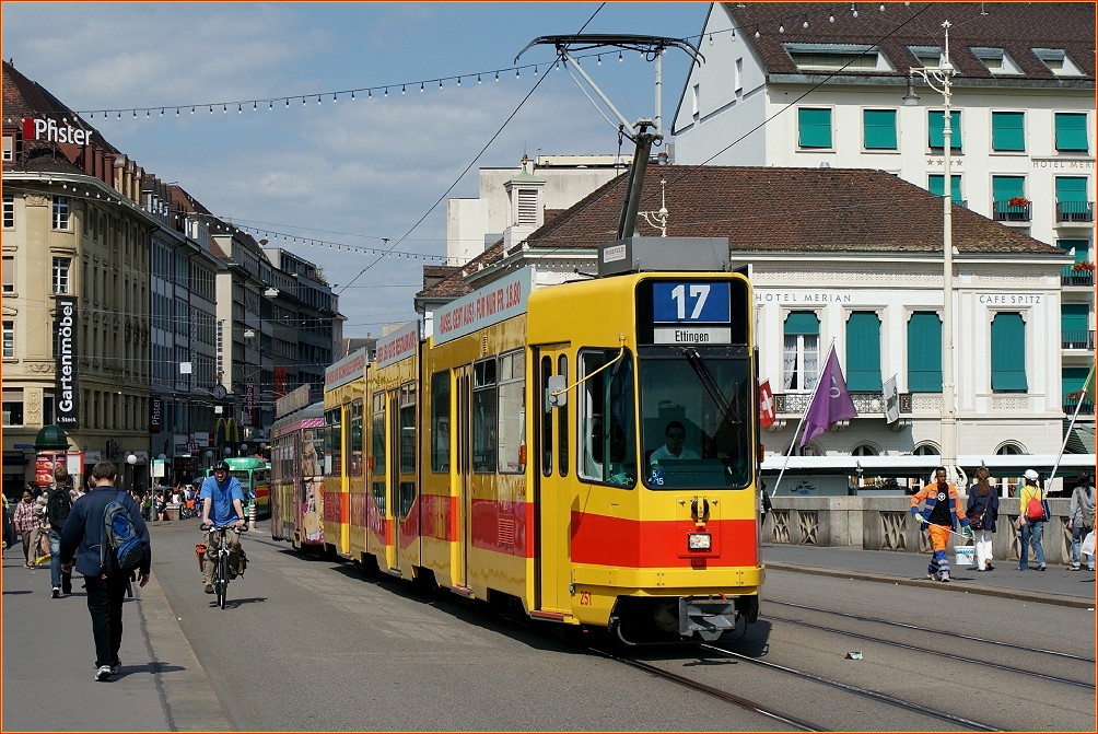 BLT Be 4/8 251 + B 1320 auf der Mittleren Brcke (23. Juni 2010)