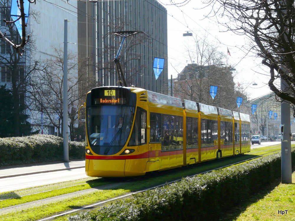 BLT - Be 6/10  154 unterwegs auf der Linie 10 am 19.03.2010 ..Gegenlichtaufname.. Belichtungsdauer: 0.005 s (10/2000) (1/200), Blende: f/5.6, ISO: 100, Brennweite: 15.40 (154/10)