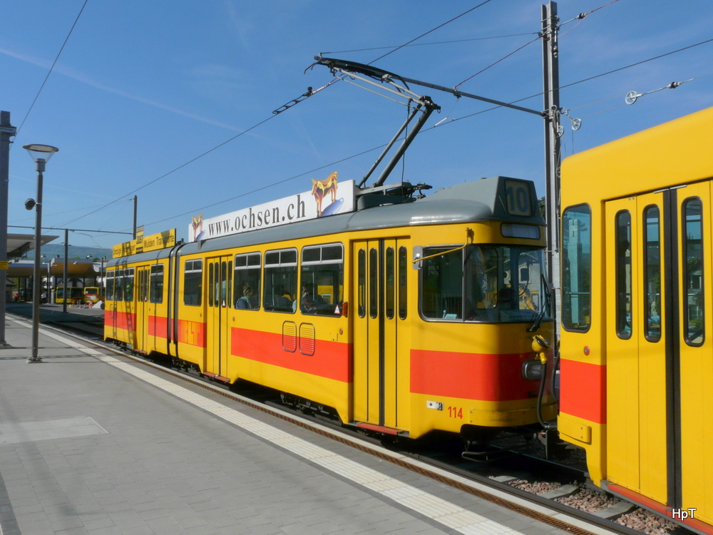BLT - Tram Be 4/6 114 unterwegs auf der Linie 10 in Dornach am 29.04.2010