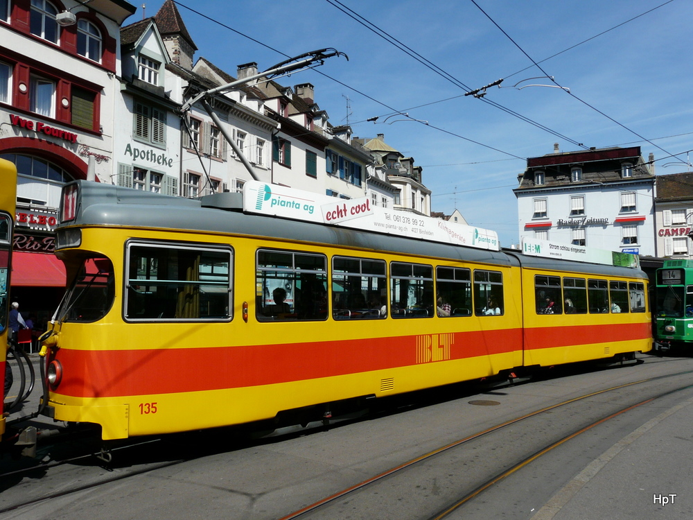 BLT - Tram Be 4/6 135 unterwegs auf der Linie 11 in Basel am 29.04.2010