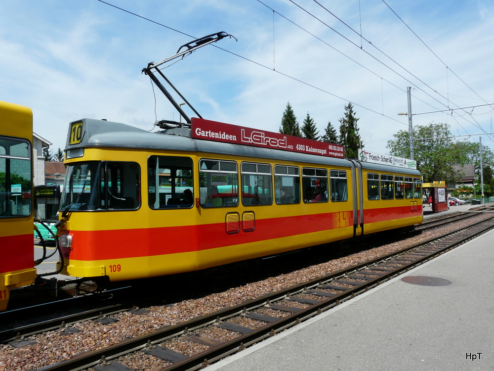 BLT - Tram Be 4/6 109 unterwegs auf der Linie 10 in Bottmingen am 25.05.2012