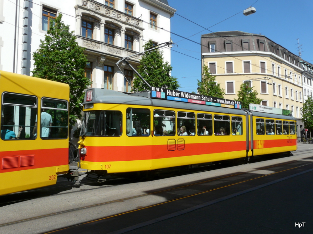 BLT - Tram Be 4/6 107 unterwegs auf der Linie 11 in Basel am 25.05.2012