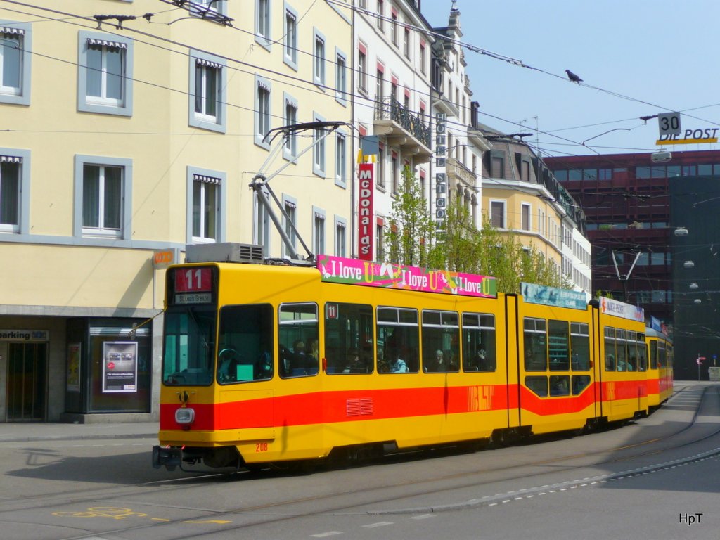 BLT - Tram Be 4/8 208 unterwegs auf der Linie 11 in der Stadt Basel am 29.04.2010