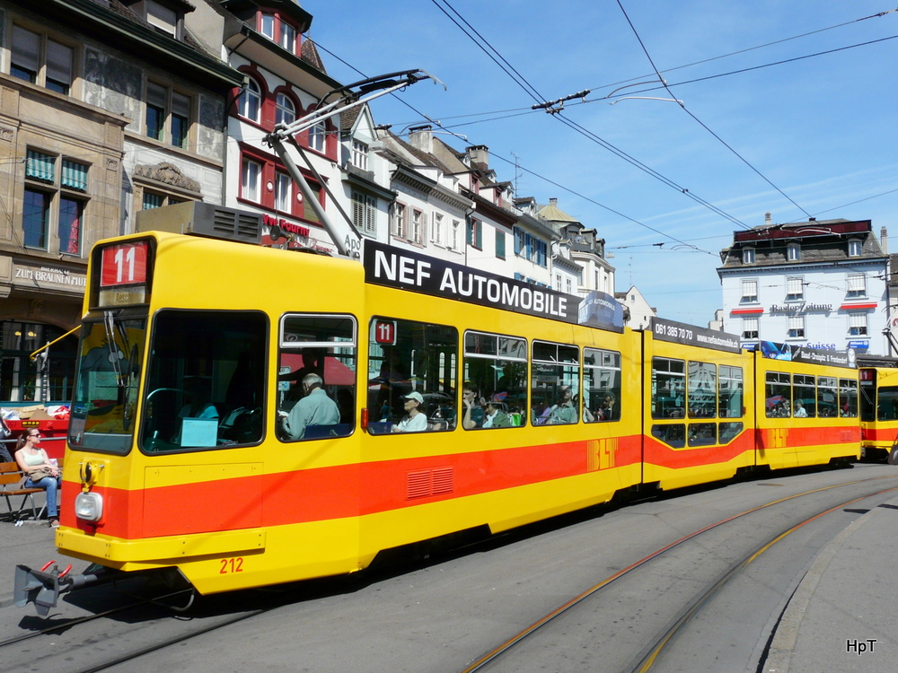 BLT - Tram Be 4/8 212 unterwegs auf der Linie 11 in der Stadt Basel am 29.04.2010