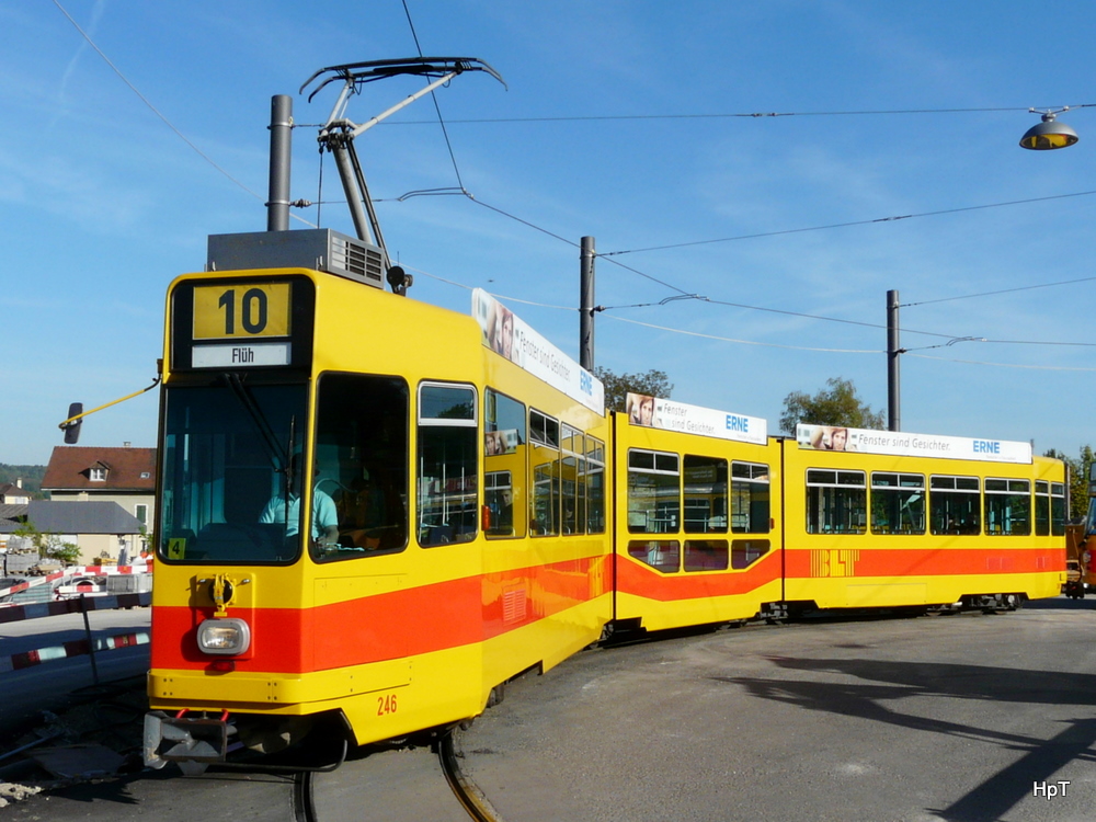 BLT - Tram Be 4/8 246 in unterwegs auf der Linie 10 in Dornach am 29.04.2010