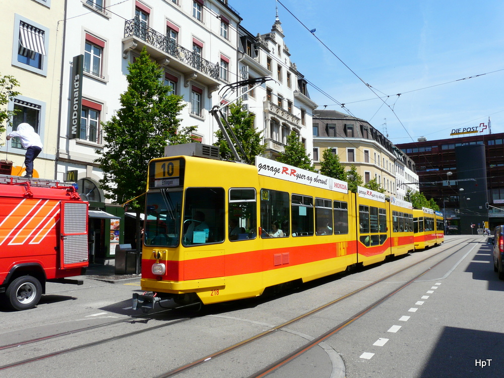 BLT - Tram Be 4/8 218 und Be 4/6 265 unterwegs auf der Linie 10 vor dem SBB Bahnhof in Basel am 15.06.2012