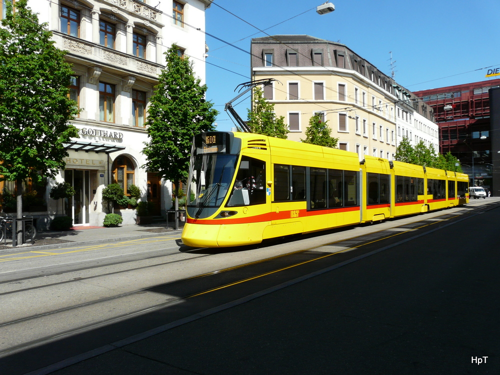 BLT - Tram Be 6/10 159 unterwegs in der Stadt Basel am 25.05.2012