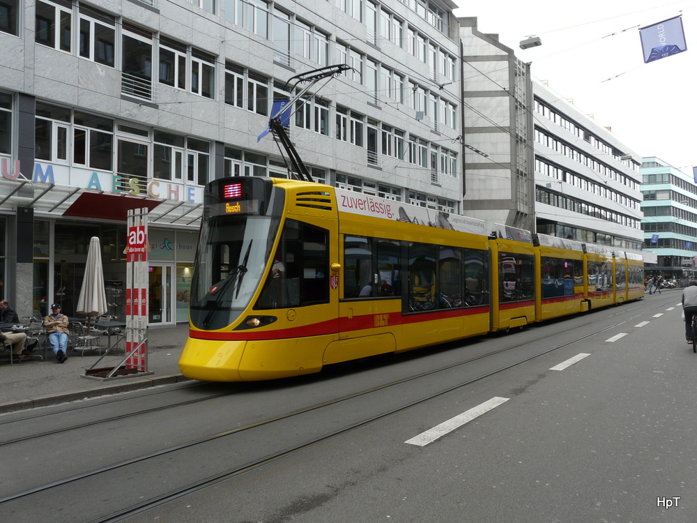 BLT - Tram Be 6/10  155 unterwegs auf der Linie 11 in der Stadt Basel am 02.05.2013