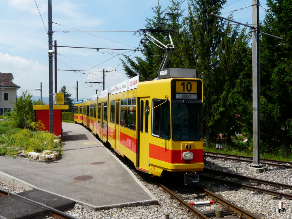 BLT - Trams Be 4/8 218 und Be 4/6 in Rodersdorf am 25.05.2012